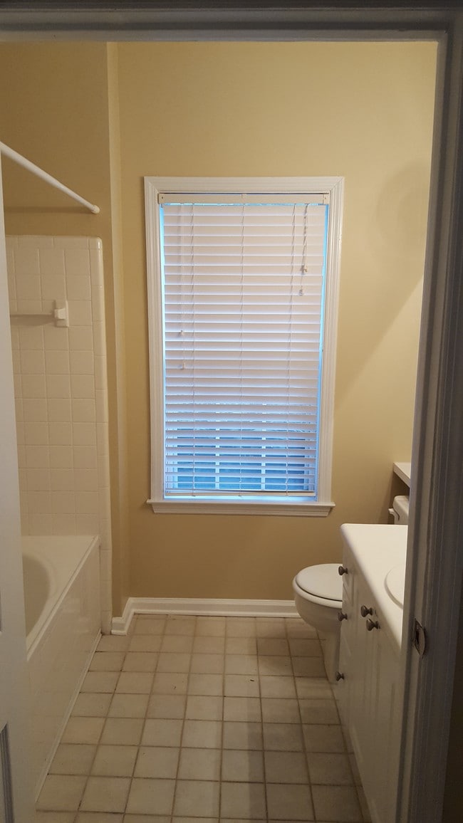 Photo - 2025 Woodmont Blvd Unidad 110