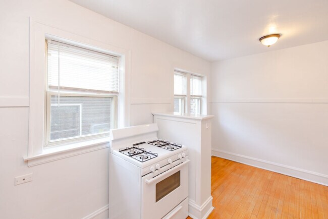 Photo - 4835 N Hoyne Ave Unit 2B