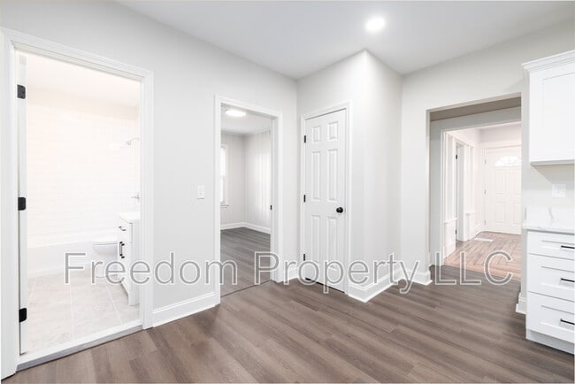 Photo - 120 Whiting St