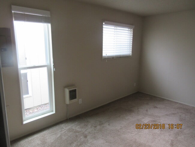 Photo - 2120 NW Janssen St Unit J03