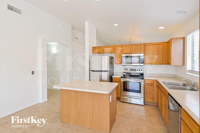 Photo - 2367 W Rousseau St