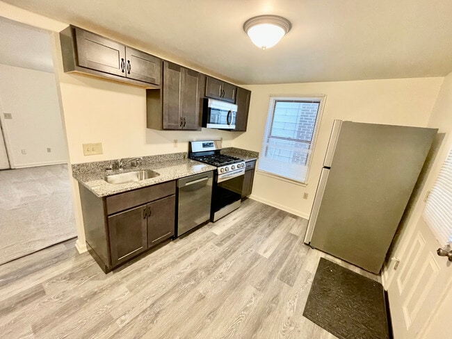Kitchen - 26 Argyle Ave