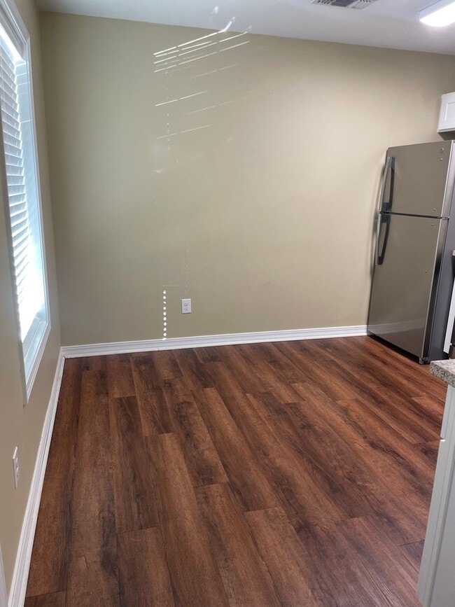 Photo - 1104-1106 Sybil Dr Unit 1104