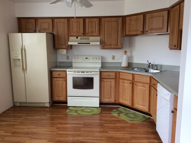 Photo - 4880 Lake Waterford Way W Condo Unit 4
