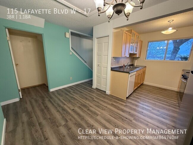 Photo - ?? 3 Bedroom Townhouse Near the University – Power Included!