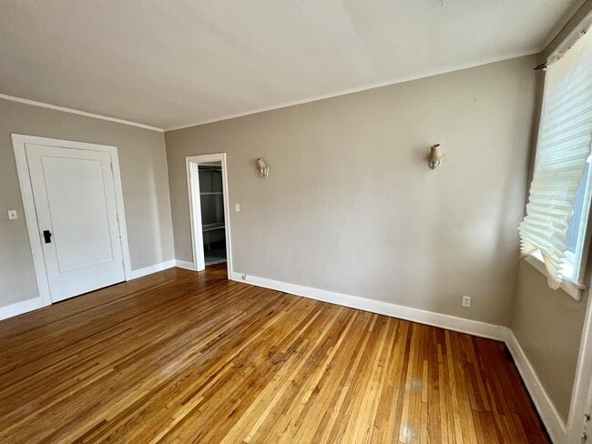 Photo - 36 Hanna St W Unit 7