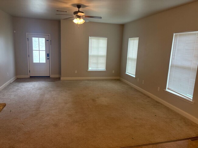 Photo - Beautiful 3-bedroom/2-bath D'Iberville