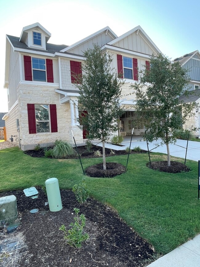 Building Photo - 1616 Holly Lk Dr