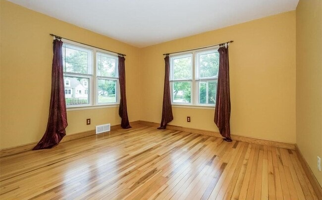 Photo - 3 Bedroom/1.5 Bathroom House - Available August 1st, 2025!