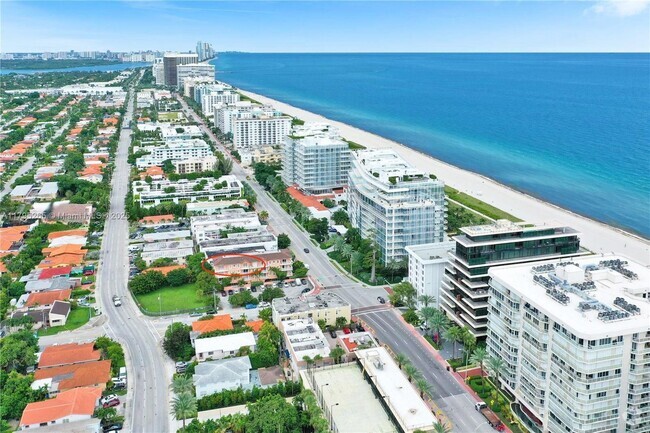 Building Photo - 9008 Collins Ave Unit 402 Rental