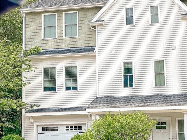 Building Photo - 12 Park Ave