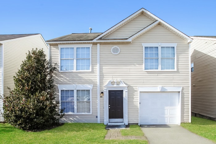 Photo - 232 Curvewood Rd