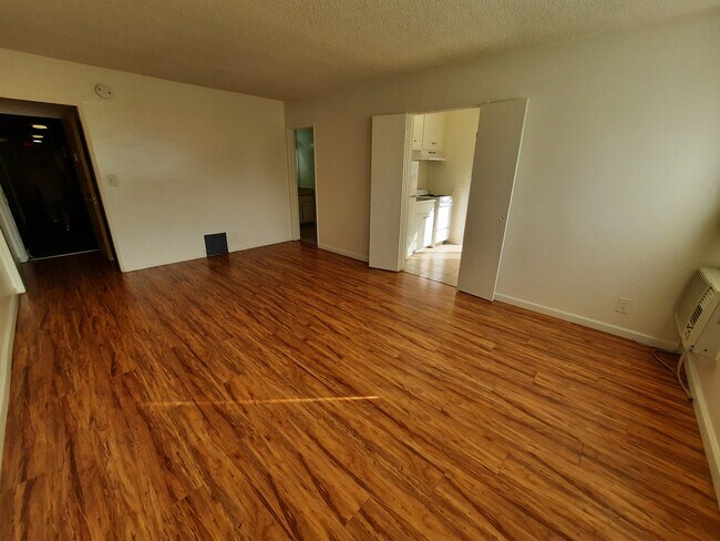 Photo - 533 S Harvard Blvd Unit 211