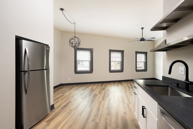 Photo - 2226 S Kinnickinnic Ave Unidad 1