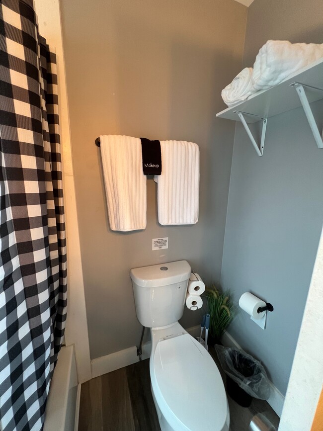 Photo - 1213 Jordan Ave Unit 1213