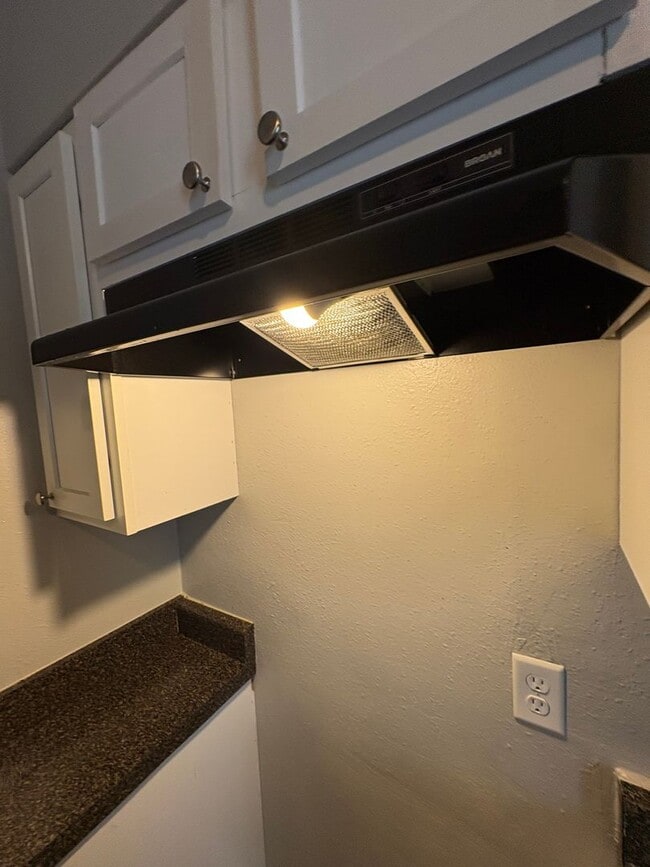 Photo - 993 Gordon St
