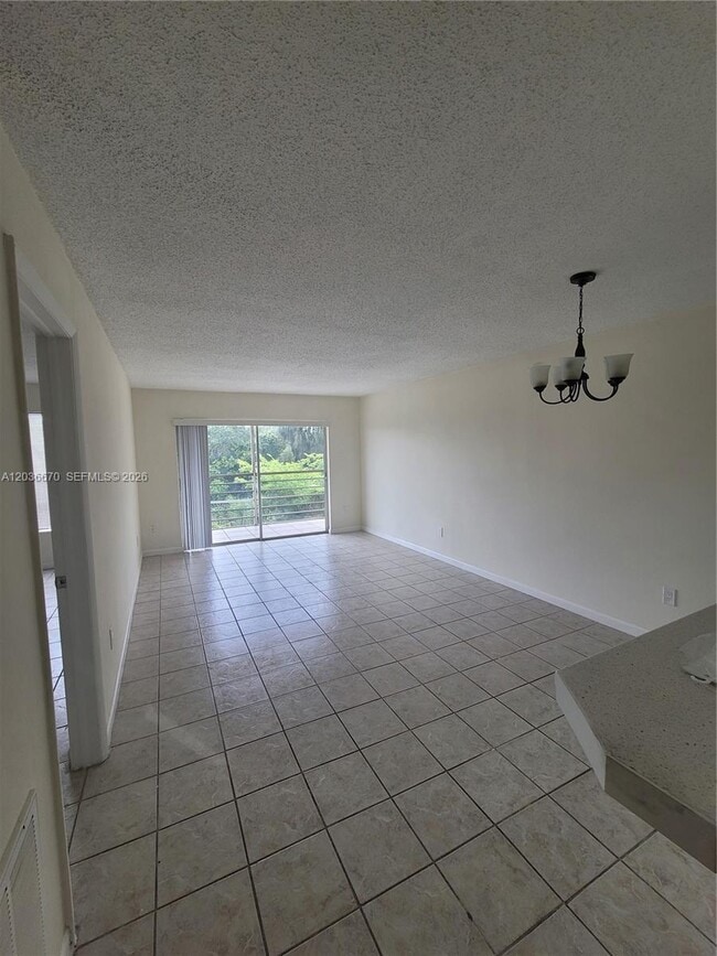 Building Photo - 2800 NW 56th Ave Unit E401