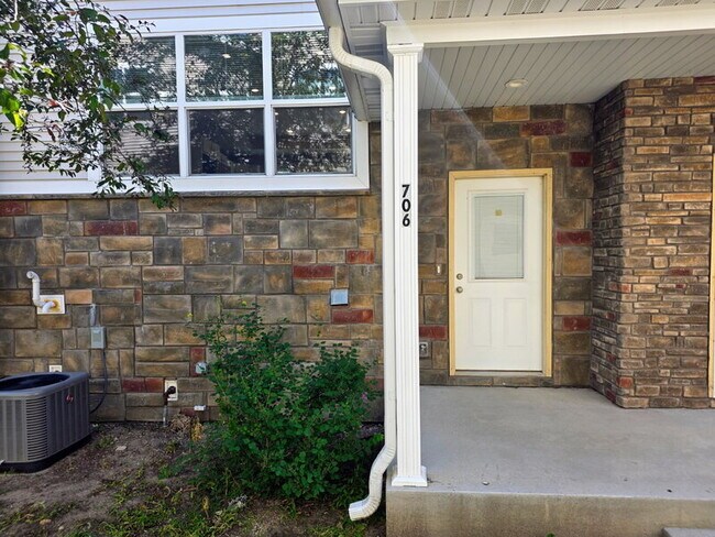 Photo - 301 SE 11th St