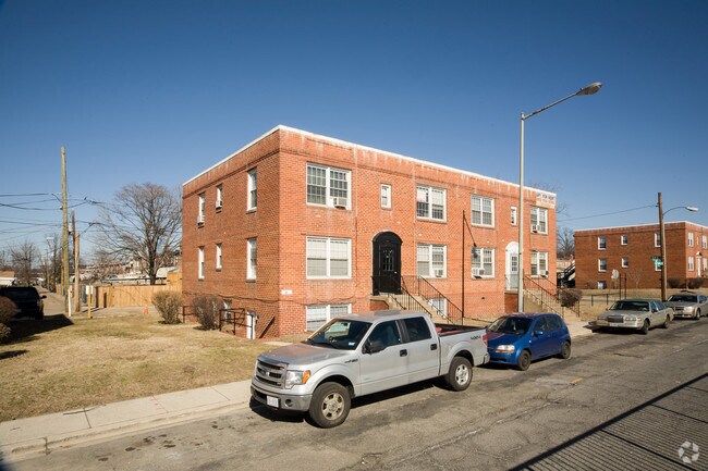 Photo - 3206-3208 E Capitol St NE Apartments