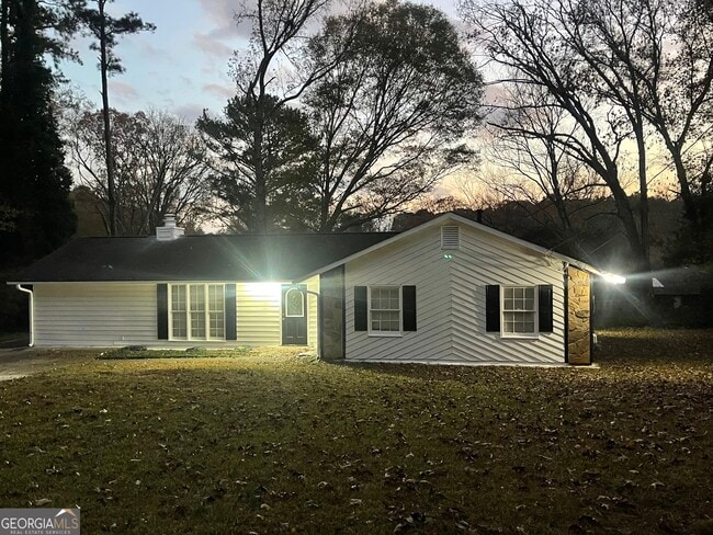 Photo - 1233 Woodland Ct SE