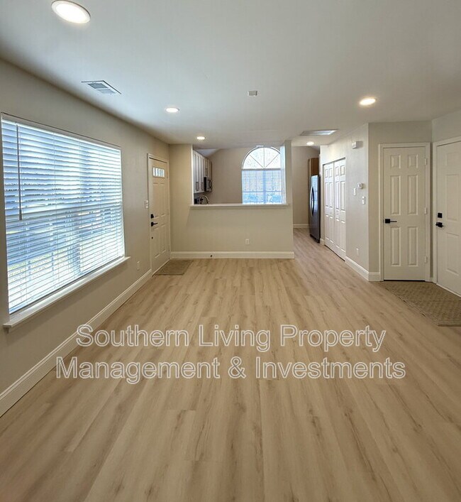 Photo - 8811 Roseton Ln