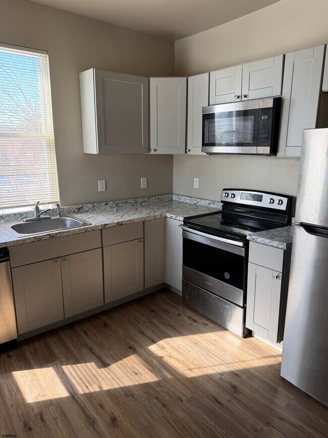 Photo - 120 N Congress Ave