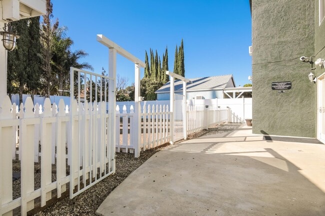 Photo - 7441 Vanalden Ave