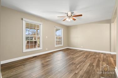 Photo - 924 Thornton Ln