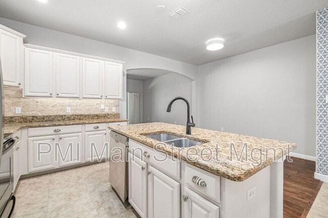 Photo - 689 Evening Sky Dr