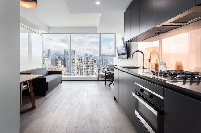 Photo - 1480 Howe St