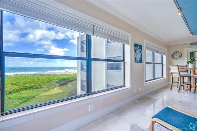 Building Photo - 1289 NE Ocean Blvd Unit 6 Rental