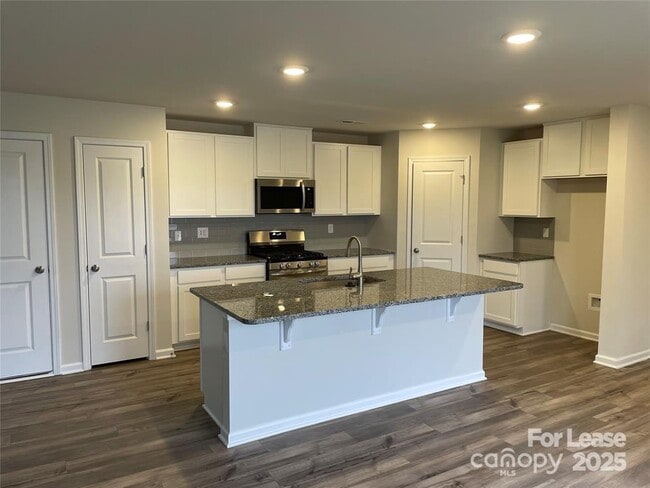 Photo - 354 Hollingswood Dr