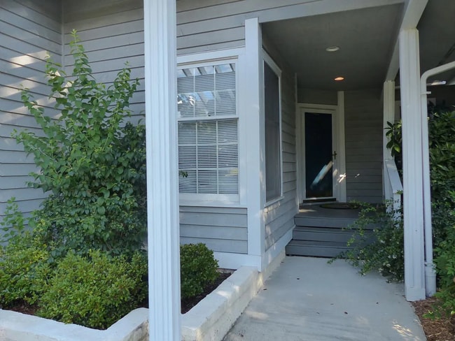 Building Photo - 3 bed, 2 bath in Desirable Kirkwood!