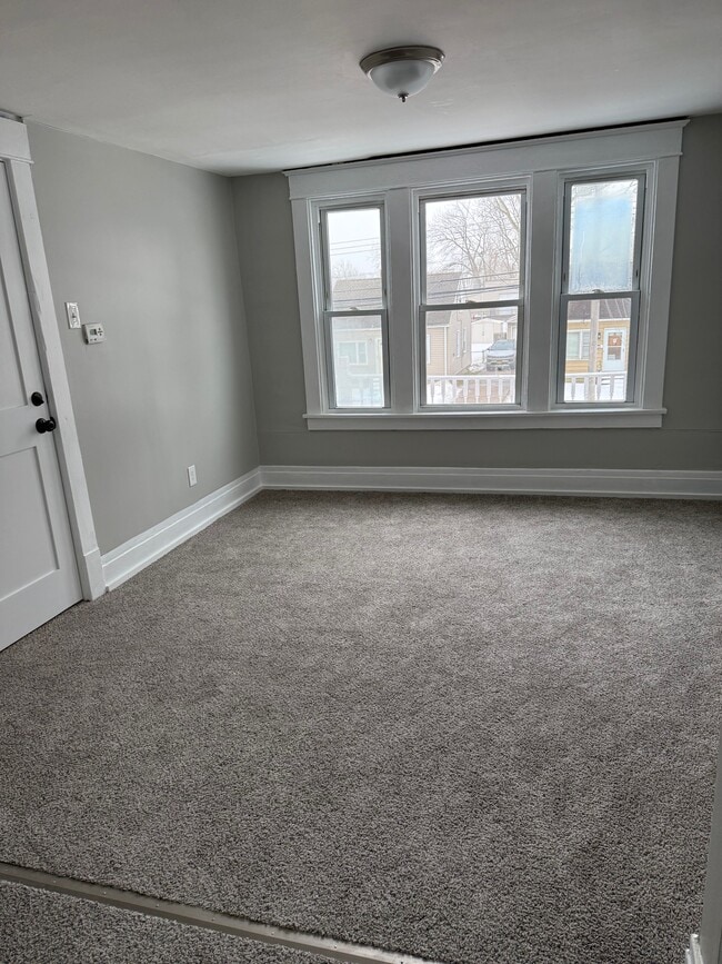 Photo - 100 Ladner Ave Unit Ladner #2