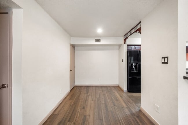 Photo - 1880 White Oak Dr Unidad 181