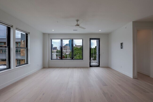 Photo - The Lincoln #205 Unit #205