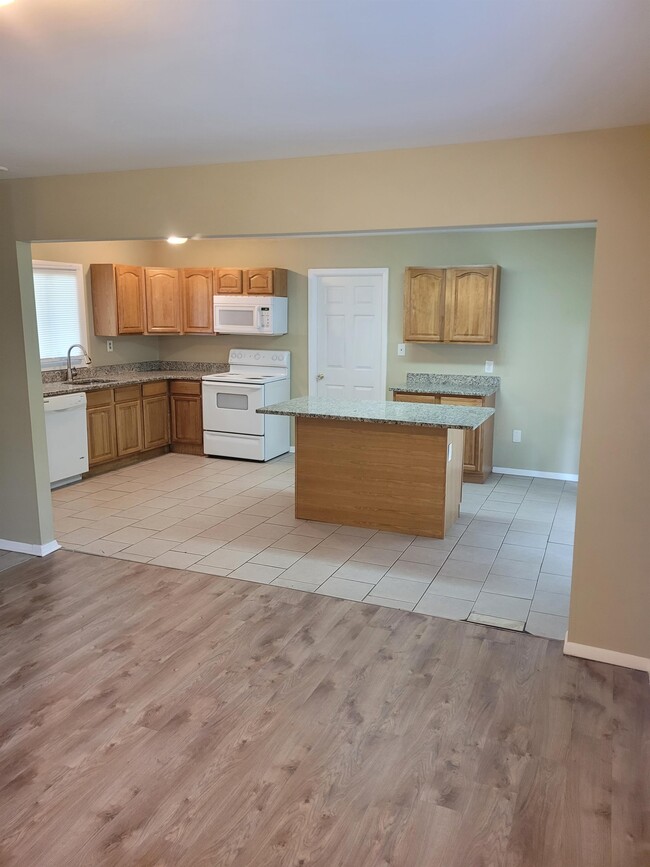 Photo - 47 Holstone Ln