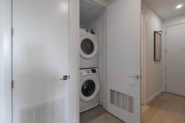 Photo - 1806 A St NE