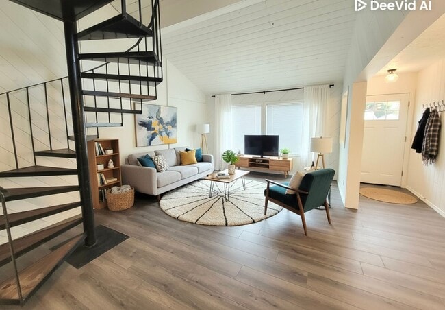 Building Photo - Captivating 3BD/1BA Home with Spacious Yar...