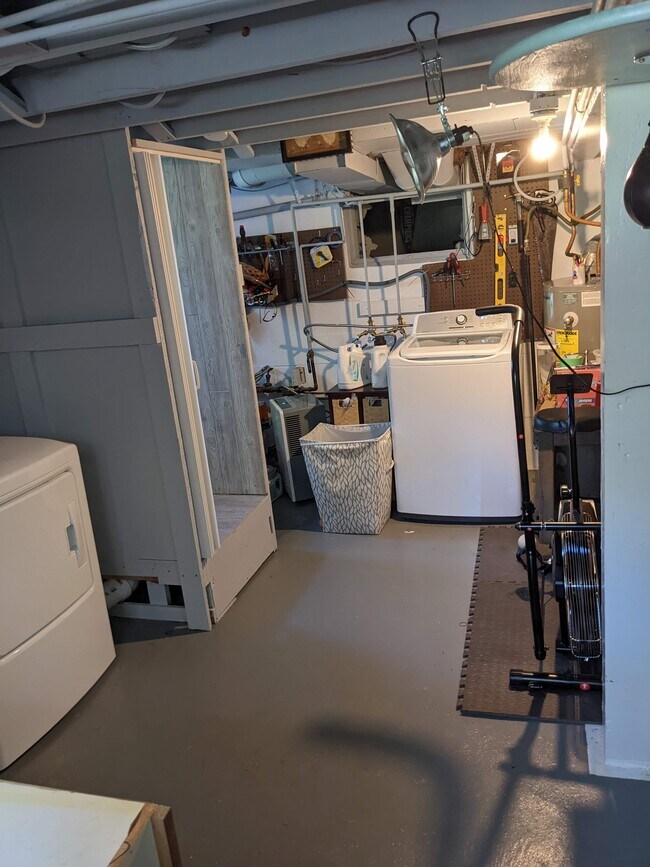 760 Glacier Rd Rental For Rent in Pewaukee, WI