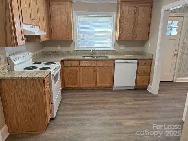 Photo - 213 Magnolia St