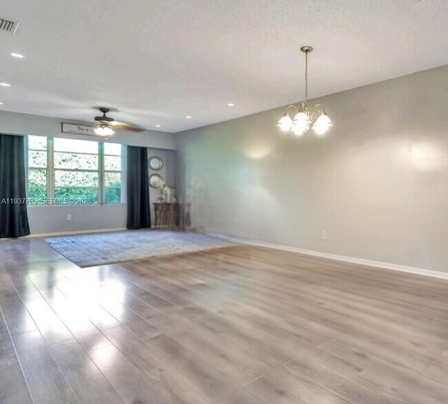 Photo - 842 Banks Rd