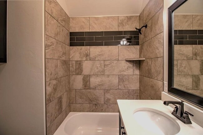 Photo - 813 NW 188th St