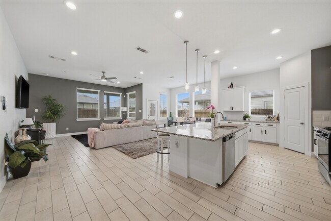 Photo - 4512 Bartagrass Dr