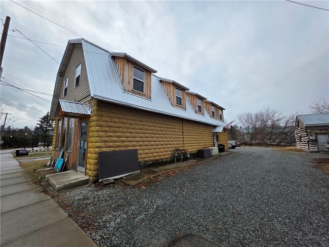 Photo - 207 East Ave