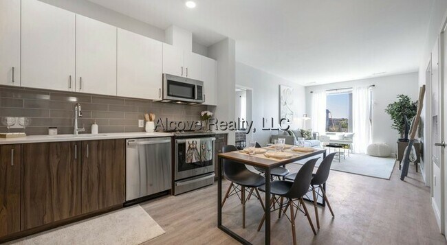 Photo - 485 Foley St Condo Unit x