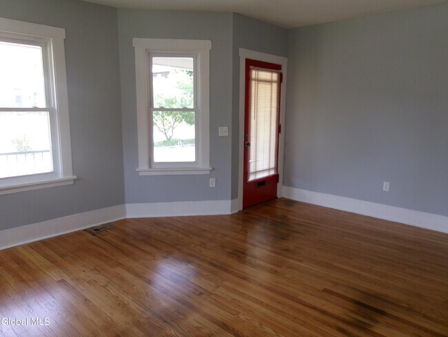 1338 Parkwood Blvd