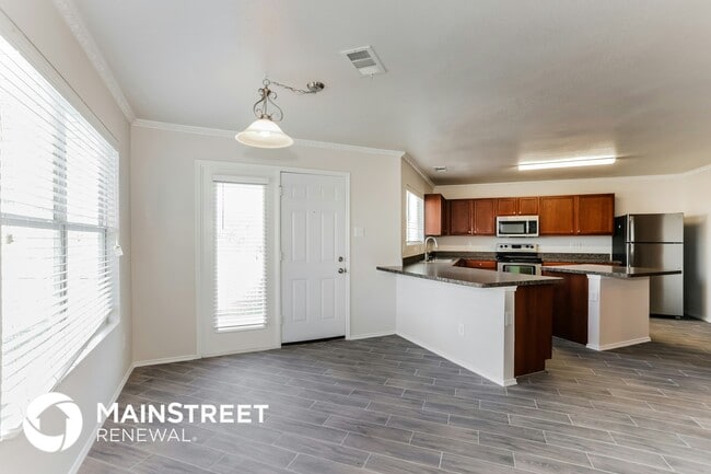 Photo - 106 Colonial Ln