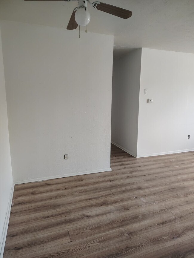 Photo - 3265 E 143rd St Unidad 203