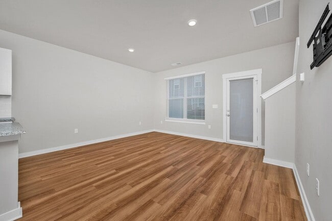 Photo - 4228 Gandalf Ln